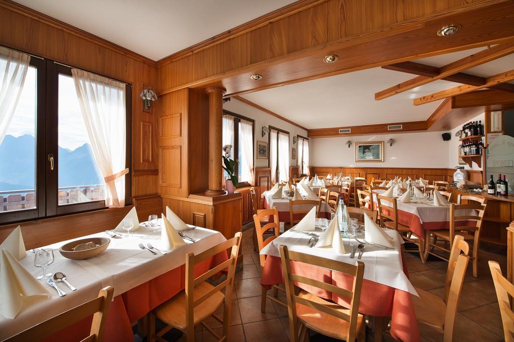 Hotel Gallo Cedrone Valdisotto Exteriör bild