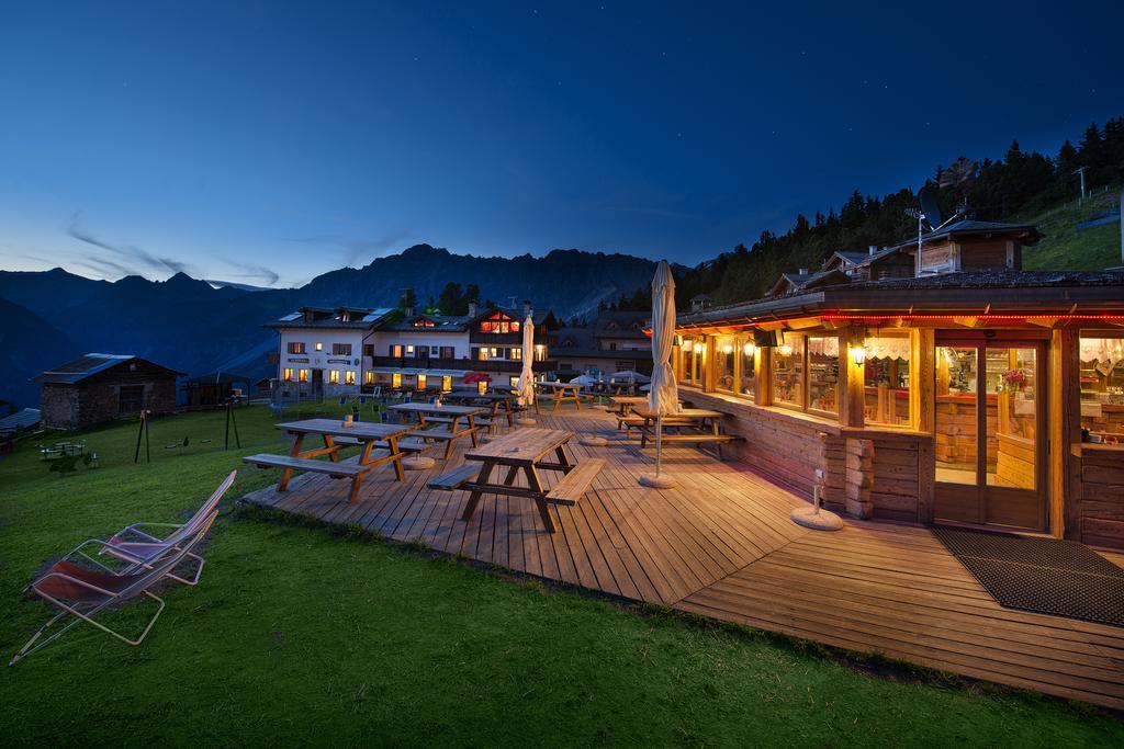 Hotel Gallo Cedrone Valdisotto Exteriör bild