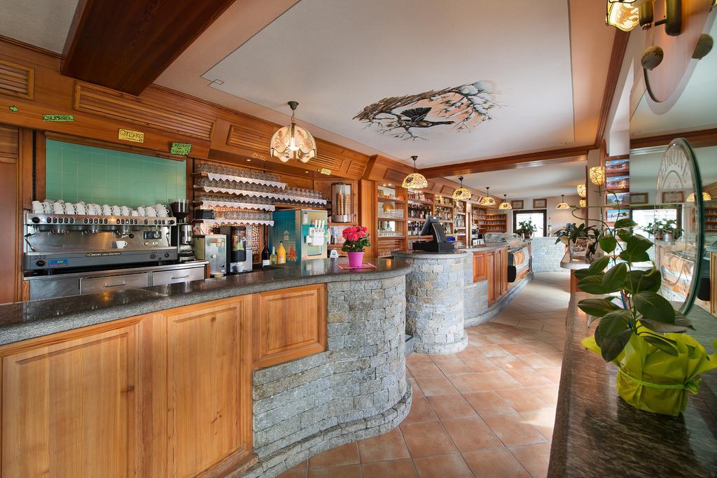 Hotel Gallo Cedrone Valdisotto Exteriör bild